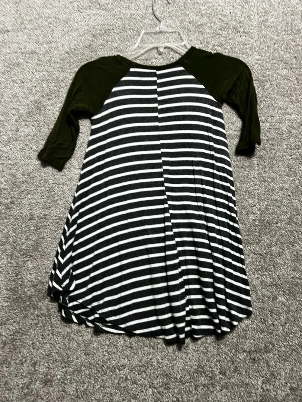Pomelo Girls Striped Round Hem Dress Green Sleeves Grey White Stripes Size XS